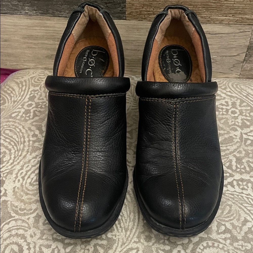 b.o.c. Chic‎ Black Leather Ladies 2” heel booties size 7